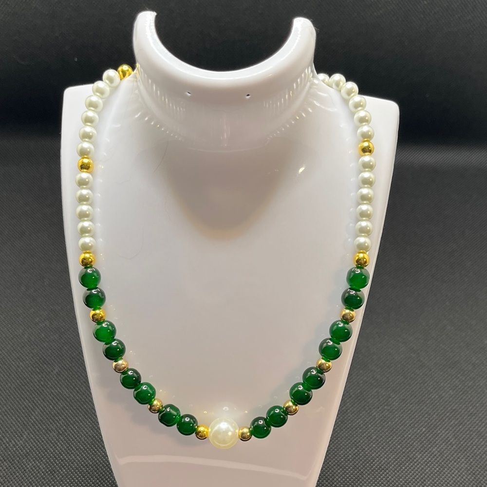 Beautiful Green and Gold Beaded Necklace